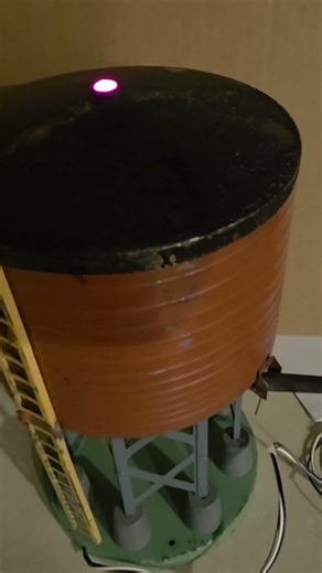 American Flyer Gilbert 596 Operating Water Tower Demostration