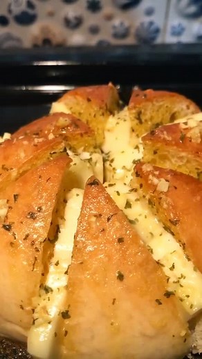 Homemade Garlic Cheese Bread Recipe