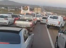 [VIDEO] Traffic incident on R71 results in chaos on road | Review