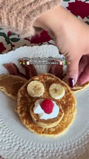 Reindeer pancakes #holiday #kidsholiday #familychristmas