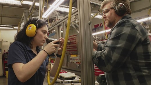 Snohomish High School offers varsity letter for skilled trades — a state first