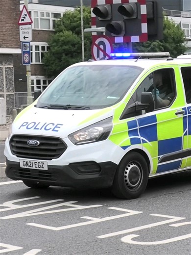 #kentpolice Marked 2021 Ford Transit PTV (Prisoner Transport Vehicle) can be seen responding past Canterbury Fire Station towards St George's Roundabout. #foryoupage #fyp #viral #foryoupage❤️❤️