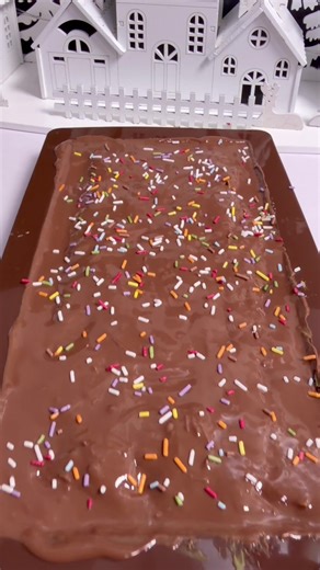 Indulge in Dubai-Style Chocolate Delights