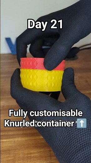 The Source Code Day 21 : Coding a threaded knurled container #3dprint