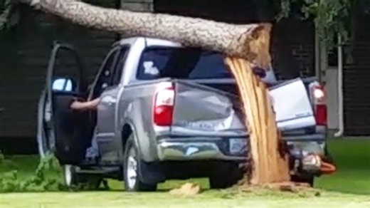 From luxury cars crashing in seconds to construction disasters worth millions, this compilation of expensive fails shows what happens when bad decisions meet bad luck. These total idiots of 2022 managed to turn ordinary moments into costly catastrophes, and you won’t believe how much damage they caused. Watch as forklifts drop priceless goods. Yachts crash into docks, and workers accidentally destroy equipment worth thousands of dollars. Every clip is a reminder that one small mistake can lead t