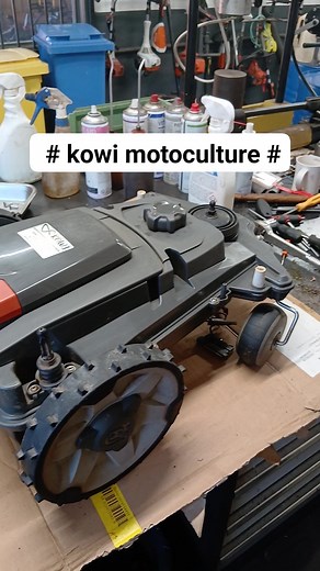 Révision robot de tonte | KOWI - matériel forestier et espaces verts