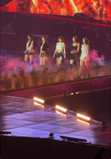 LE SSERAFIMの2025ワールドツアーライブ