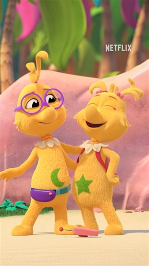 The Star-Belly Sneetches and Moon-Belly Sneetches are uniting to announce DR. SEUSS'S THE SNEETCHES premieres November 3 — only on Netflix! | Netflix Family