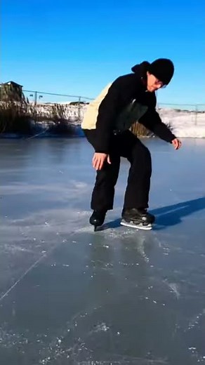 Aggressive ice skating #shorts Jo Zenk