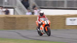 707K views · 21K reactions | 2 vehicles, 4 wheels. Wayne Rainey and Kenny Roberts take their 1990's Yamaha YZR's out onto the Hill to put them through their paces. #FOS #gw_yamaha | Goodwood Festival of Speed | Facebook