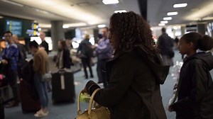 Experience the heart-warming welcome this refugee family received upon arriving in Vancouver, B.C. Watch more amazing first-person videos of Canadian experiences: http://www.macleans.ca/canada150/ | Maclean’s