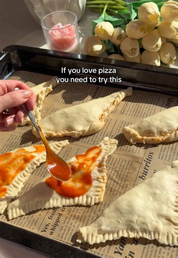 Mini calzone pizzas 🍕 The cutest way to make pizza at home. Golden, crispy, and filled with melted cheese and your favorite toppings. Would you try these? 🤩 #easyrecipes #calzonepizza #calzone #pizzalover #foodidea