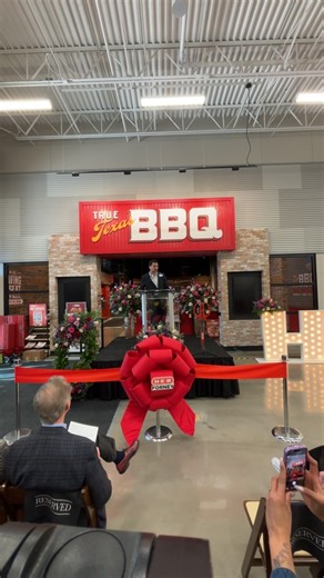 We’re LIVE from the ribbon cutting for your new Forney H-E-B! The store opens tomorrow at 6:00 AM to serve the Forney community. 11700 E. US Hwy 80, Forney, TX 75126. | H-E-B