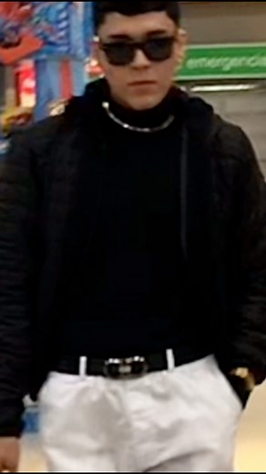 2.5K views · 104 reactions | Fashion ✨ #model #fashion #modelfashion #modelwalk #runway #modelrunway #supermodel #famous | Andy Makeup | Facebook