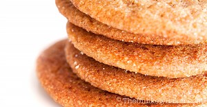 Soft and Chewy Ginger Molasses Cookies