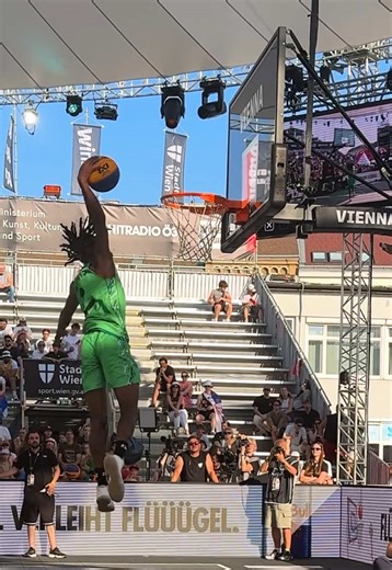 Jeremiah Walker beim Red Bull Dunk Contest