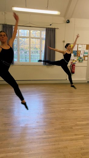 NEWSIES 🖤 #newsies #newsiesthemusical #jazzdance #newsiesseizetheday #choreography #dance #dancing #dancer ##choreographer #lovedancing #duetme #kicks #jazztechnique #jazzytechclass #ukdancers #flexible #performance #jazztech #dancekicks #timing #musicaltheatre #talent #performingarts #fyp