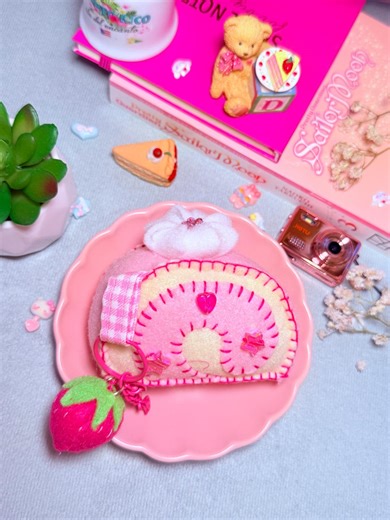 Handmade Felt Strawberry Swiss Roll Keychain - Etsy