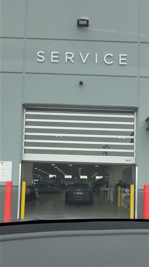 Tesla Service Center First Experience! #tesla #repair #modely