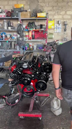 🔥 Así suena este 6.0 recién preparado Motor terminado y listo para su proyecto. En el video tarda un poco en encender porque primero tienen que cargar las líneas de gasolina, algo completamente normal cuando se arrancan por primera vez. Escuchen cómo quedó 🔥 📲 Informes por WhatsApp 3781046721 #LSswap #V8 #Motores #ProyectoAutomotriz #TuProyectoNuestraPotencia
