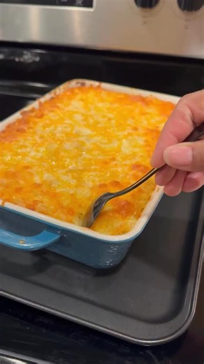 Homemade Mac & Cheese (Kellz Way) Ingredients Pasta 16 oz elbow macaroni 1 teaspoon chicken Better Than Bouillon 4 cups water ½ cup butter Cheese Sauce 2 tablespoons butter 2 tablespoons all-purpose flour 2½–3 cups milk 8 oz Velveeta, cubed 1 cup sharp cheddar cheese, shredded 1 cup Colby Jack cheese, shredded 1 cup mozzarella cheese, shredded Creamy Add-Ins ½ cup sour cream 1 large egg 1 teaspoon mustard Recommended Seasonings 1 teaspoon onion powder 1 teaspoon smoked paprika Instructions Bring