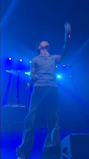 Lil Mosey Performing Burberry Headband!