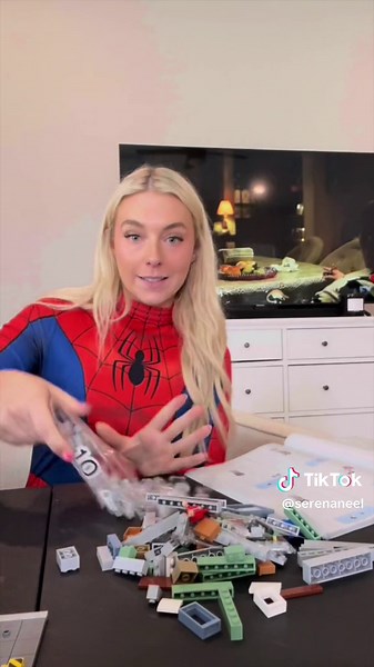 Spider pig does whatever a spider pig does 🐷 can he swing from a web? No he cant, hes a pig. Look out its spider pig!!❤️ #CapCut #lego #spiderman #dailybugle building the lego daily bugle