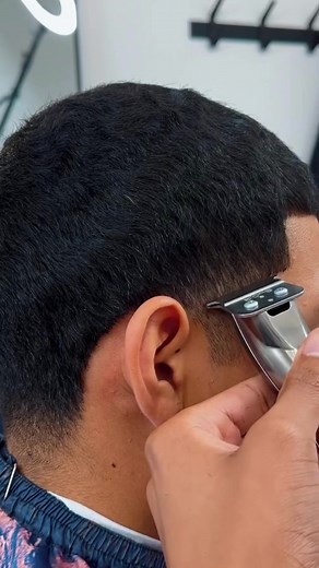 2.7K views · 22 reactions | High Taper Fadeee tutorial  #barber #Fade #Tutorial | Hoàng Nguyễn | Facebook