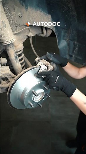 🔧 Wie man Bremsscheiben und -beläge wechselt | AUTODOC #shorts