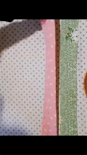 Sew the mat with three color strips | Patchwork Ideas Follow For More 🔥 📸 Credit to the owner (DM for credit or removal) ✨ #quilting #sewing #quiltbolck #quiltingismytherapy #fbreelsfypシ゚viralfbreelsfypシ゚viral | Quilt Patterns PDF