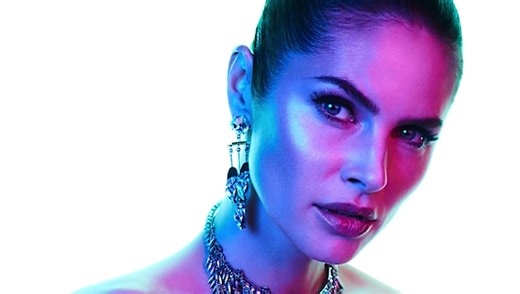 How to Create a High Key Background and Rim Lights Using a Softbox