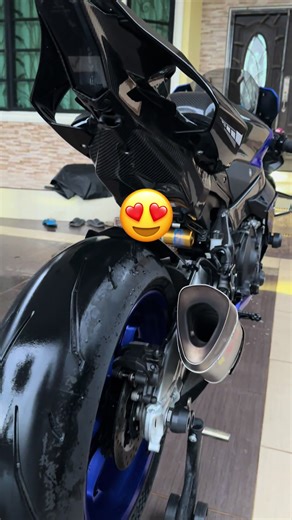 Yamaha R1M Akrapovic Full System Titanium Review
