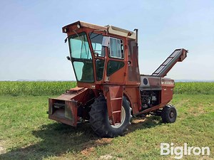 New Idea 708 Uni System Self-Propelled Forage Harvester W/737 Corn Picker Unit | Agriculture