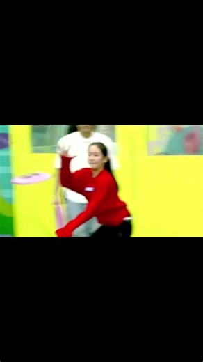 Learn about the Pancake Catch Technique in Frisbee