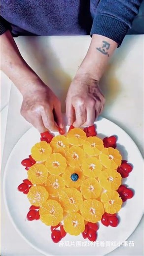 Creative Fruit Platters #FruitPlattersAreBeautifulAndDelicc#PlatePlateTips #FruitAndVegetableStyling