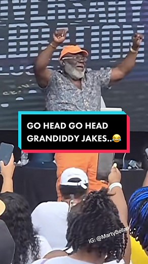 Y’all, they done caught GranDiddy Jakes bussin a move fa Jesus…🤦🏽‍♂️😂 🎥: @Jae #martybellari #tdjakes #thepottershouse #dancebishop #bustamove #goheadgohead #grandiddyjakes #itsoktolaugh #laughteristherapy #laughteristhebestmedicine #laughterisgoodforthesoul #judgeyamomma #amen #fyp