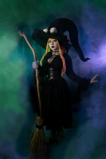 DIY Halloween Broomstick Tutorial for Witch Cosplay