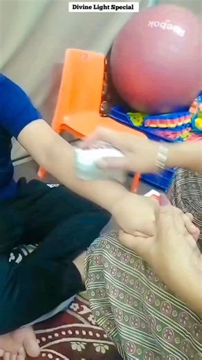 Wilbarger Brushing Protocol (Therapy Use) What it is: Also called the Wilbarger Deep Pressure and Proprioceptive Technique (DPPT), it is a sensory integration technique used mainly by occupational therapists. Why it is used: Reduces sensory defensiveness Helps children who are over-sensitive to touch Improves self-regulation Supports attention and calm behavior Helps with tactile processing difficulties Who benefits: Children with Sensory Processing Disorder (SPD) Autism Spectrum Disorder (ASD) 