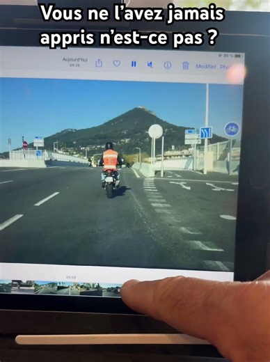 Vous ne l’avez jamais appris #moto #automobile #code de la route #conseilsauto