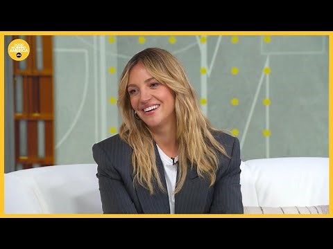 Abby Elliott watched her own labor video to give birth on "The Bear"