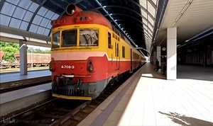 近距离在站台观察D1型内燃动车组列车并搭乘视频搬运～Engine start and a ride on D1 DMU tra～轨道交通火车迷柴联车气动车火车迷