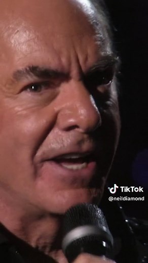 Neil Diamond Performance of 'I Am...I Said' Caught Between Two Shores