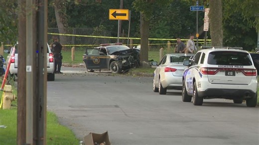 Two state troopers hurt during crash in stolen car pursuit in Rochester