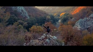 197 reactions · 18 shares | Într-o lume post-apocaliptică, el trăiește realități diferite, la intersecția dintre trecut și viitor.  Descoperă un film care surprinde frumusețea și autenticitatea peisajelor naturale ale Banatului.  퐀퐒퐈퐌퐏퐓퐎퐌퐀퐓퐈퐂, 퐏퐑퐄퐌퐈퐄퐑퐀 퐀퐒퐓퐀̆퐙퐈, 퐥퐚 퐂퐢퐧퐞퐦퐚 퐂퐢퐭퐲! | Cinema City Romania | Facebook