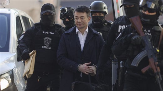 Imagini cu extrădarea lui Alexandru Balan, fostul director adjunct al SIS