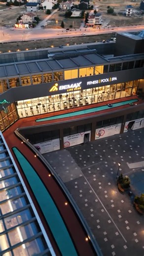 Bemax Life Club on Instagram: "Bemax Life Club’da spor yalnızca bir rutin değil… sana iyi gelen, motive eden ve her gelişinde yeni bir enerji kazandıran bir deneyim. Elya Center AVM’deki modern tesisimizde; ✨ Reformer Pilates’ten kişisel antrenman programlarına, ✨ Grup derslerinden (Zumba, Yoga, Spinning, Mat Pilates, Hip Abs, Total Body) yüzme derslerine, ✨ Açılır-kapanır havuzdan spa merkezine, ✨ Diyetisyen desteğinden doğru ölçüm tekniklerine kadar kendini daha güçlü, daha zinde ve daha iyi h