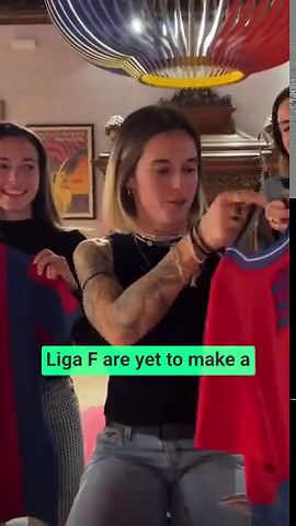 Mapi León accused of touching opponent's 'private parts'