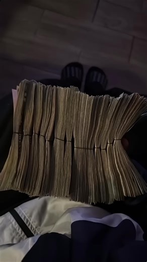 Nobody cares go chase you sum money 💯 #2026 #money #fyp | money