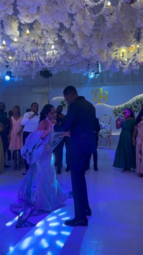 Don’t you like what you see? 😍 🎥: @weddingmemoriesgh @yellowmanshotit A @sarp_events PRODUCTION for NICHOLAS & STEPHANIE *CREATIVE TEAM* PLANNING & COORDINATION: @sarp_events TRAD DECOR: @sarp_events WEDDING RECEPTION & CHURCH DECOR: @thehues_gh BRIDAL ROOM DECOR: @lissevents_backdrops WEDDING VENUE: @elimoleventcourt *MEDIA* PHOTOGRAPHY & VIDEOGRAPHY: @captureville TRAD BLOGGER: @gmlivephodio WEDDING BLOGGER: @weddingmemoriesgh *GLAM TEAM* BRIDE’S MAKEUP: @tn_facebeat BRIDE’S HAIRSTYLING: @ca