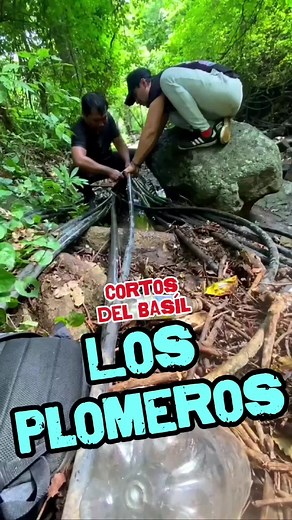 ¿Tiene problemas con cañerías y tragantes dañados? ¡Nosotros se los reparamos a un precio cómodo y con garantía de tres años! contactenos al número que aparece en pantalla💪🏽🐵🪠. actuaciones especiales de María Antonieta de Las nieves como la Chilindrina, Carlos Villagrán como Quico, @Bryan Pocasangre como El rapidín o el Spiderpapu y en las cámaras Roberto Segoviano...no, quiero decir: @Wayne, Chris Wayne 🤠✌🏻✒️📜 #humor #divertido #failsvirales #graciosostiktok #explorandolanaturaleza